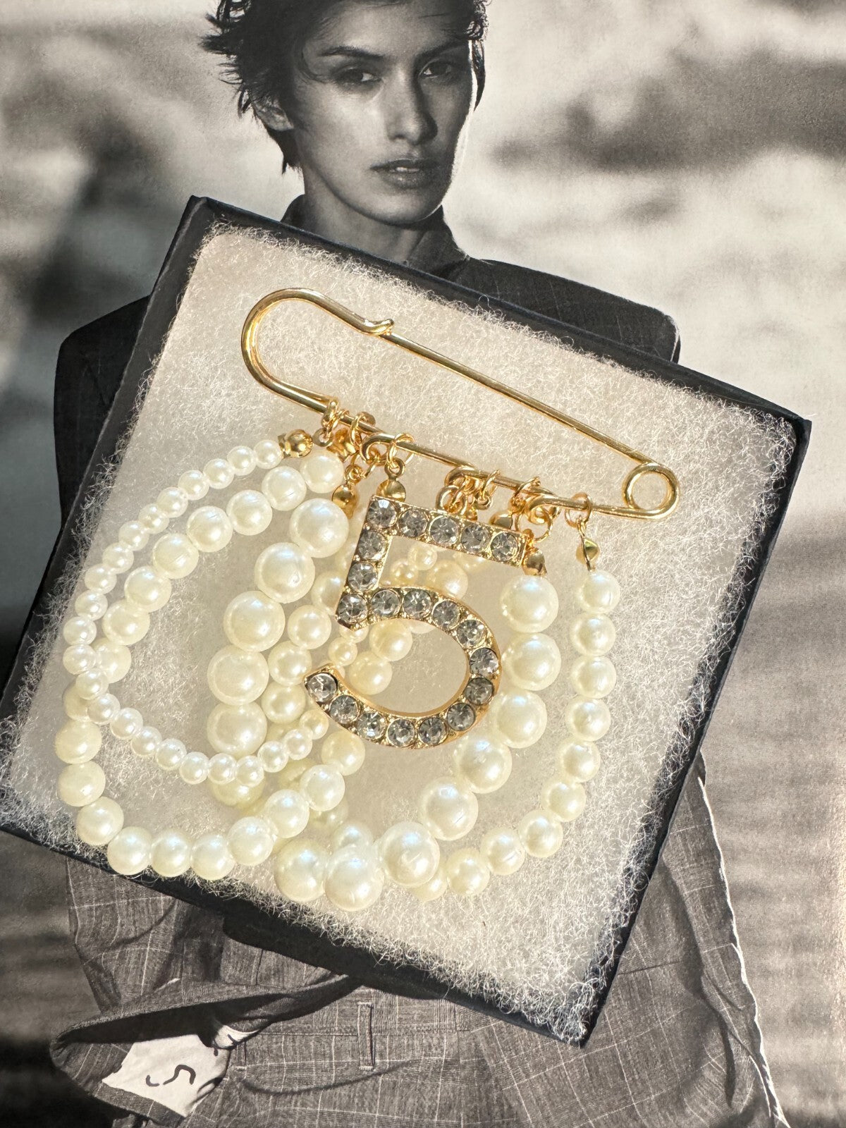 Brooch5 Pearls Beads| Gift Box |Vintage Fashion Pin| Free Shipping