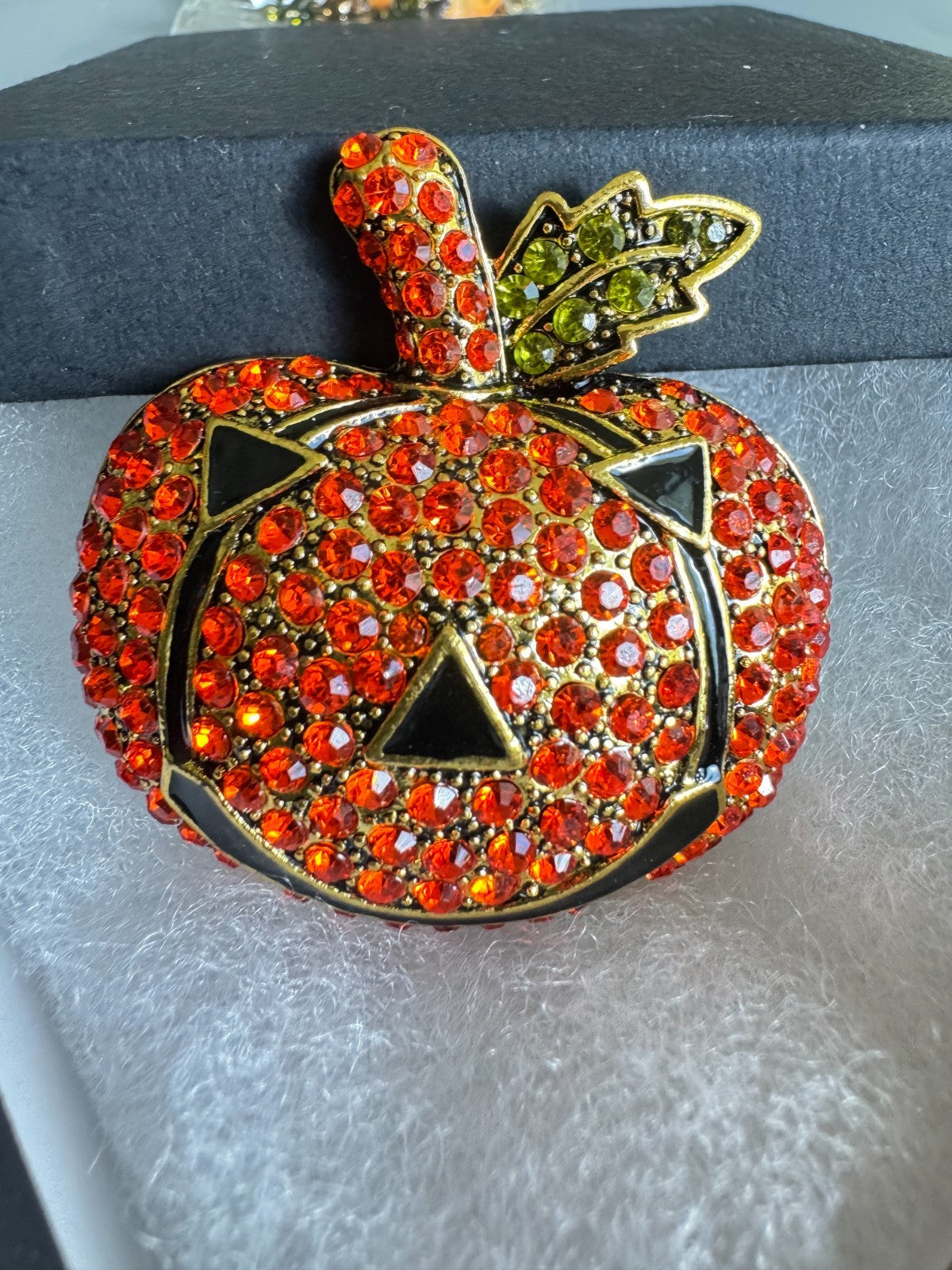 Rhinestone Pumpkin Brooch Halloween Party Pin Women Unisex Free Shipping 2-5 Day