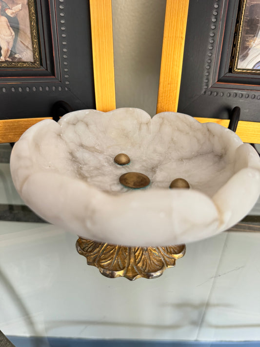 Vintage Style Marble Flower Bowl on Ornate Gold Base – Decorative Stone Dish, Vanity Catchall, Classical Home Decor Accent