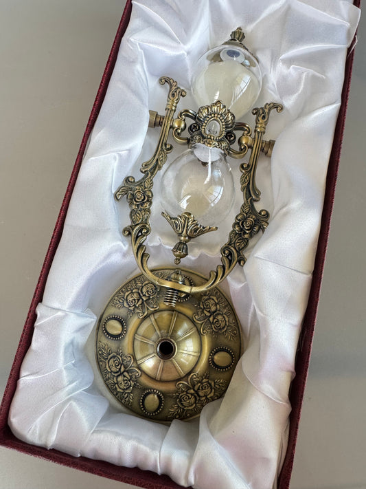 15-Minute Vintage Style Hourglass – Ornate Brass-Tone Decorative Sand Timer 8" Tall