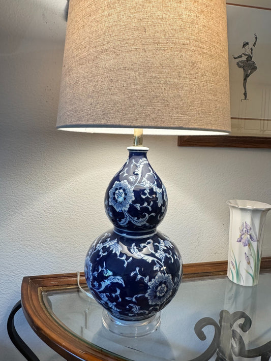 Elegant Blue & White Double Gourd Porcelain Table Lamp – 25” Floral Asian-Inspir