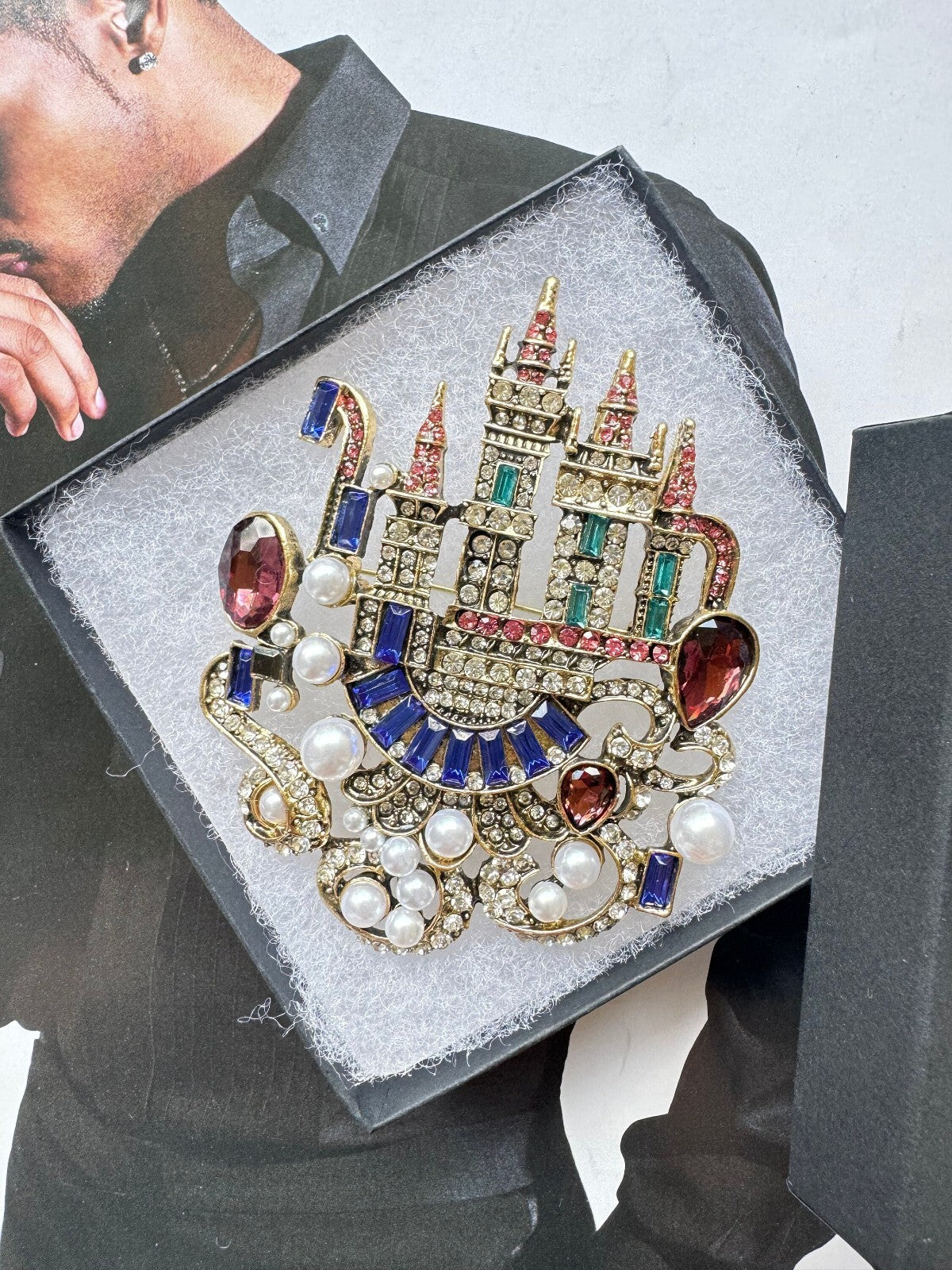 Magic Castle Brooch Gift Box Women Man Unisex Pin  Fast Free Shipping