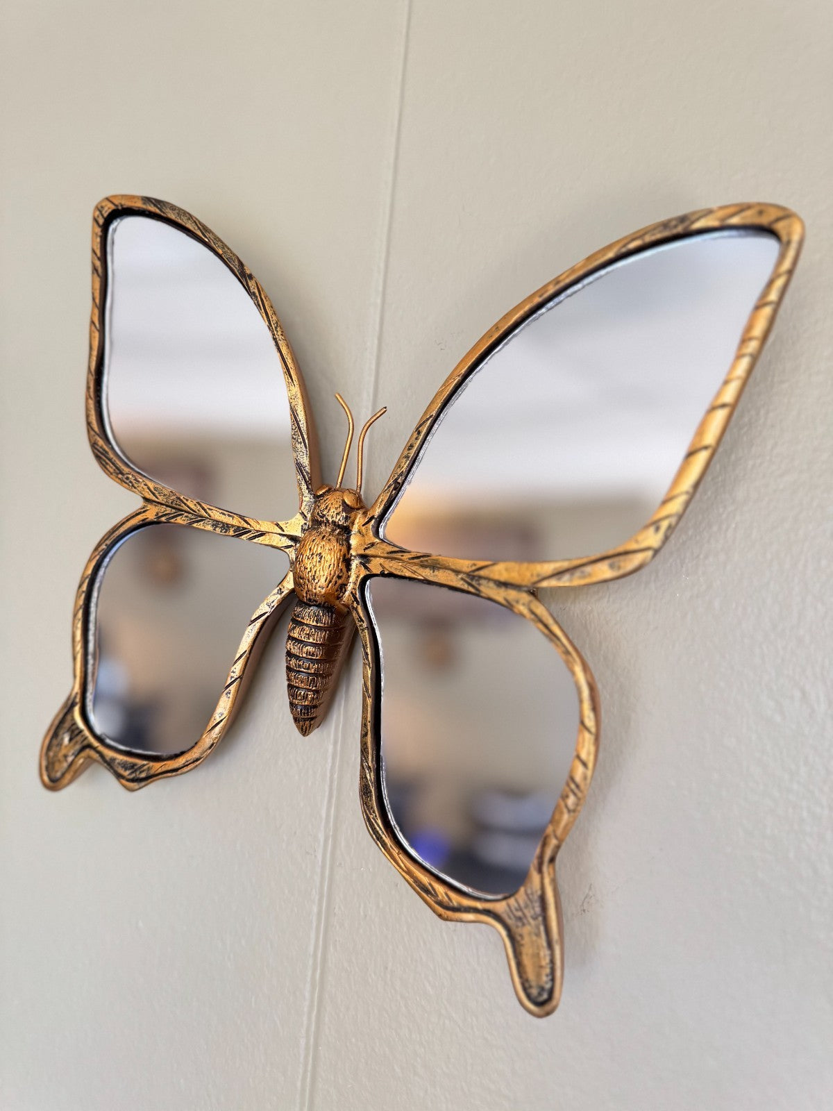 Gold Resin Butterfly Wall Decor with Mirror Inlay – 9” x 8” Brand New