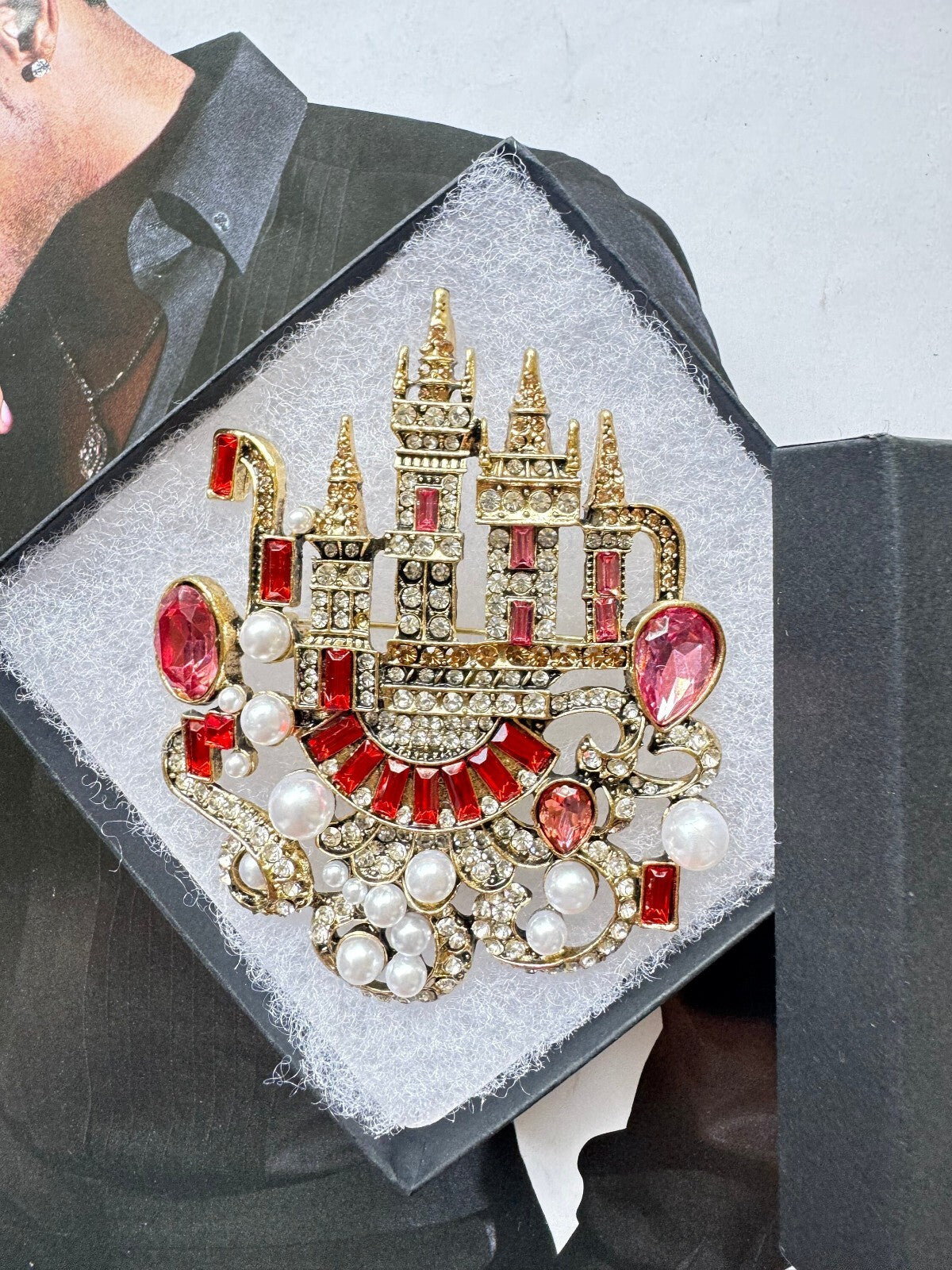 Magic Castle Brooch Gift Box Women Man Unisex Pin  Fast Free Shipping