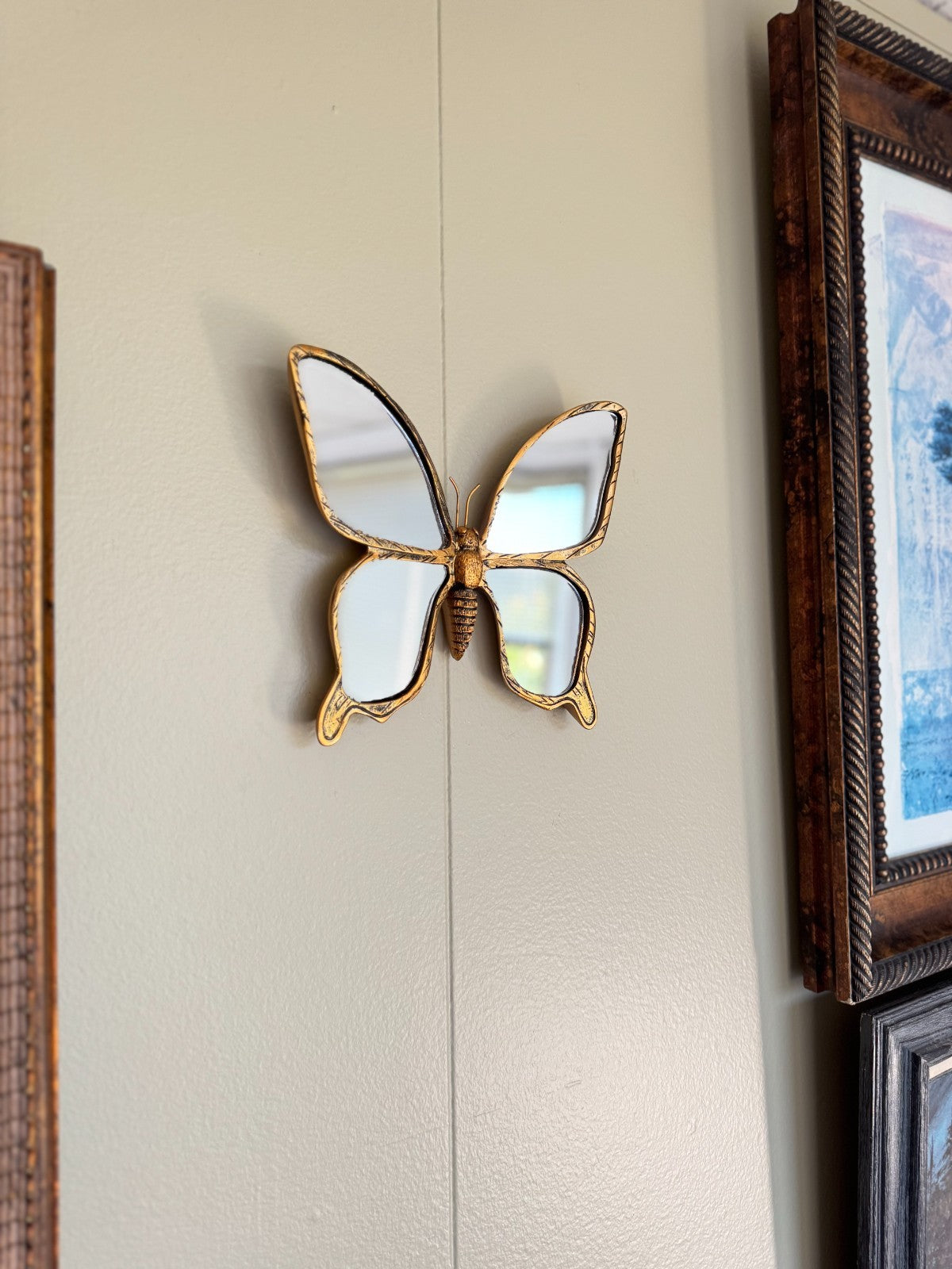 Gold Resin Butterfly Wall Decor with Mirror Inlay – 9” x 8” Brand New