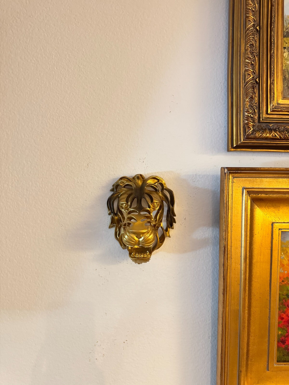 Gold Resin Lion Head Wall Hook – 8” Decorative Animal Wall Mount