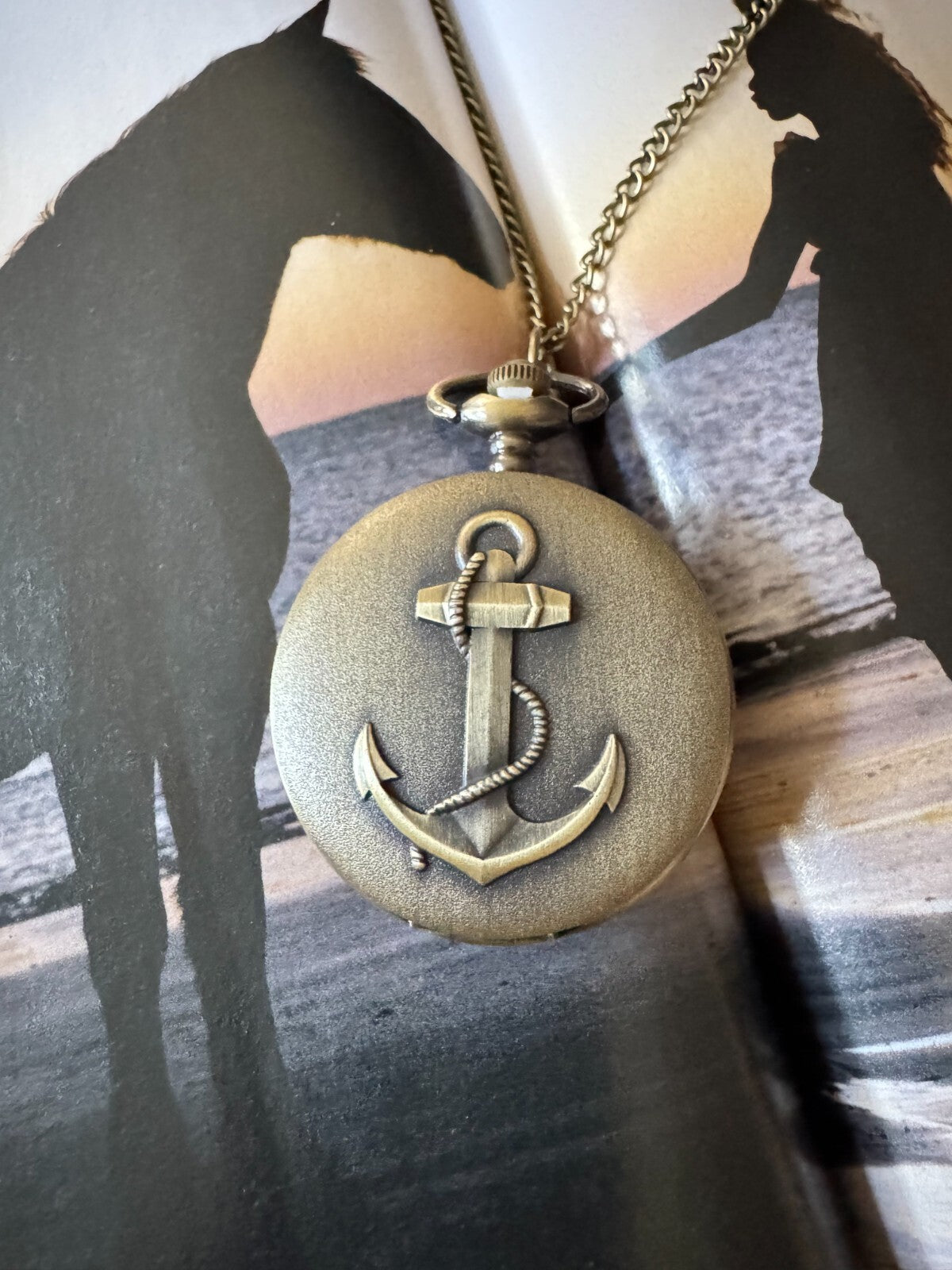 Nautical Pocket Watch with Anchor Design – Roman Numerals – Gift Box Included