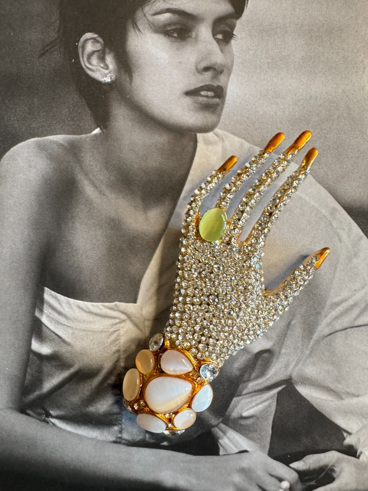 Rhinestone Hand Brooch| Gift Box |Women Unisex| Free Shipping 2-5 Day