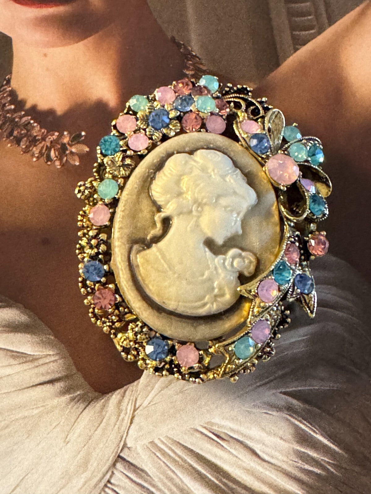 Vintage Cameo Pendant  Brooch |Gift Box|  Party Casual Pin |Free Shipping2-5Days
