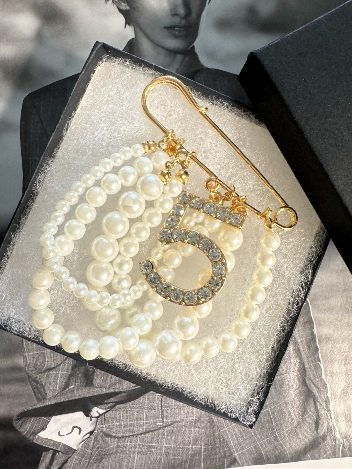 Brooch5 Pearls Beads|  Gift Box |Vintage  Fashion Pin| Free Shipping