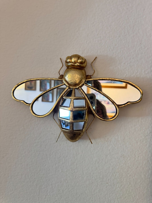 Bee Resin Wall Hanging - 6.7*10inch, Mirror Inlaid, Unique Design for Insect