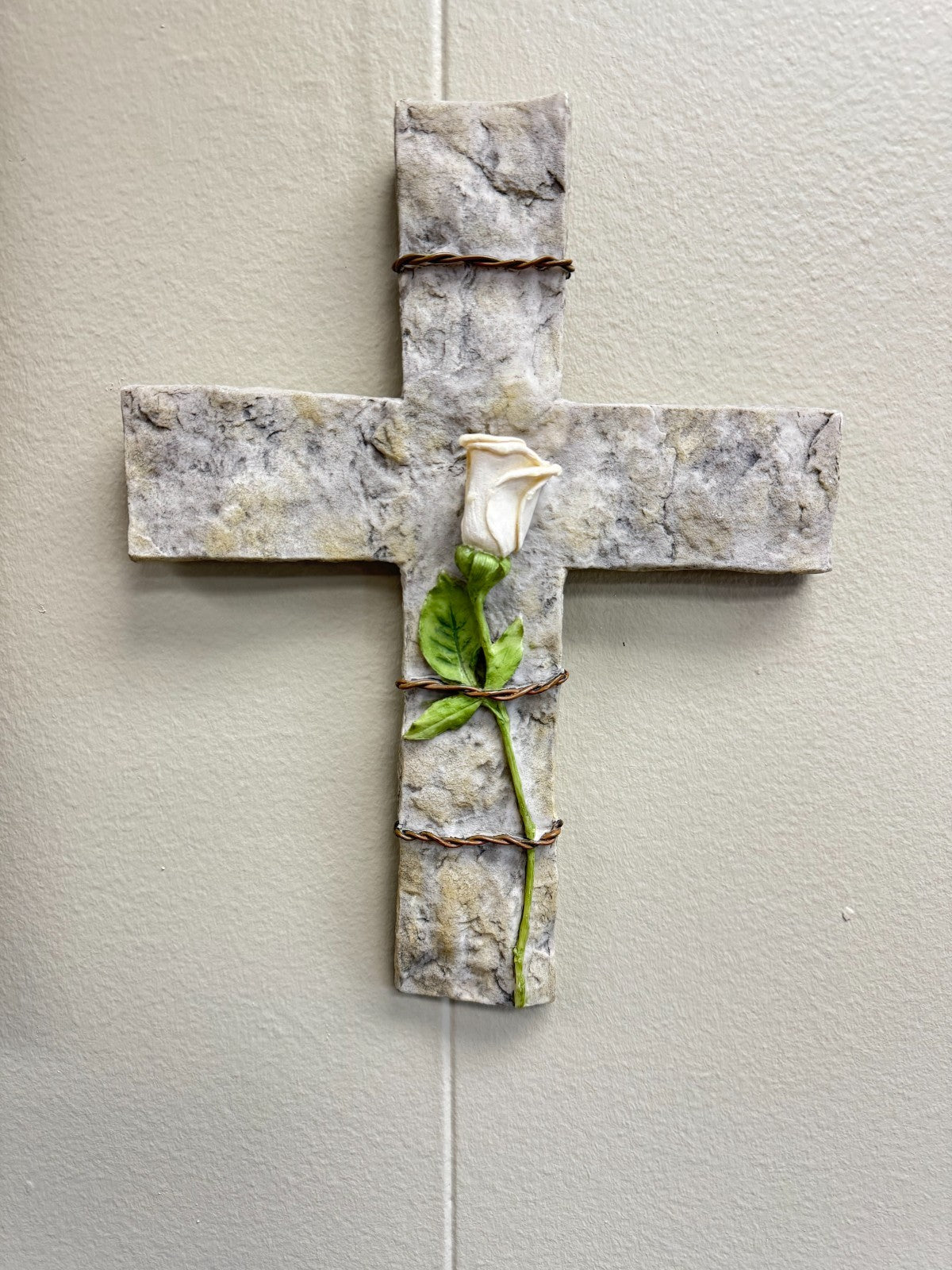 Decorative Wall Cross with White Rose & Wire Accent – 13” x 10” Stone Look