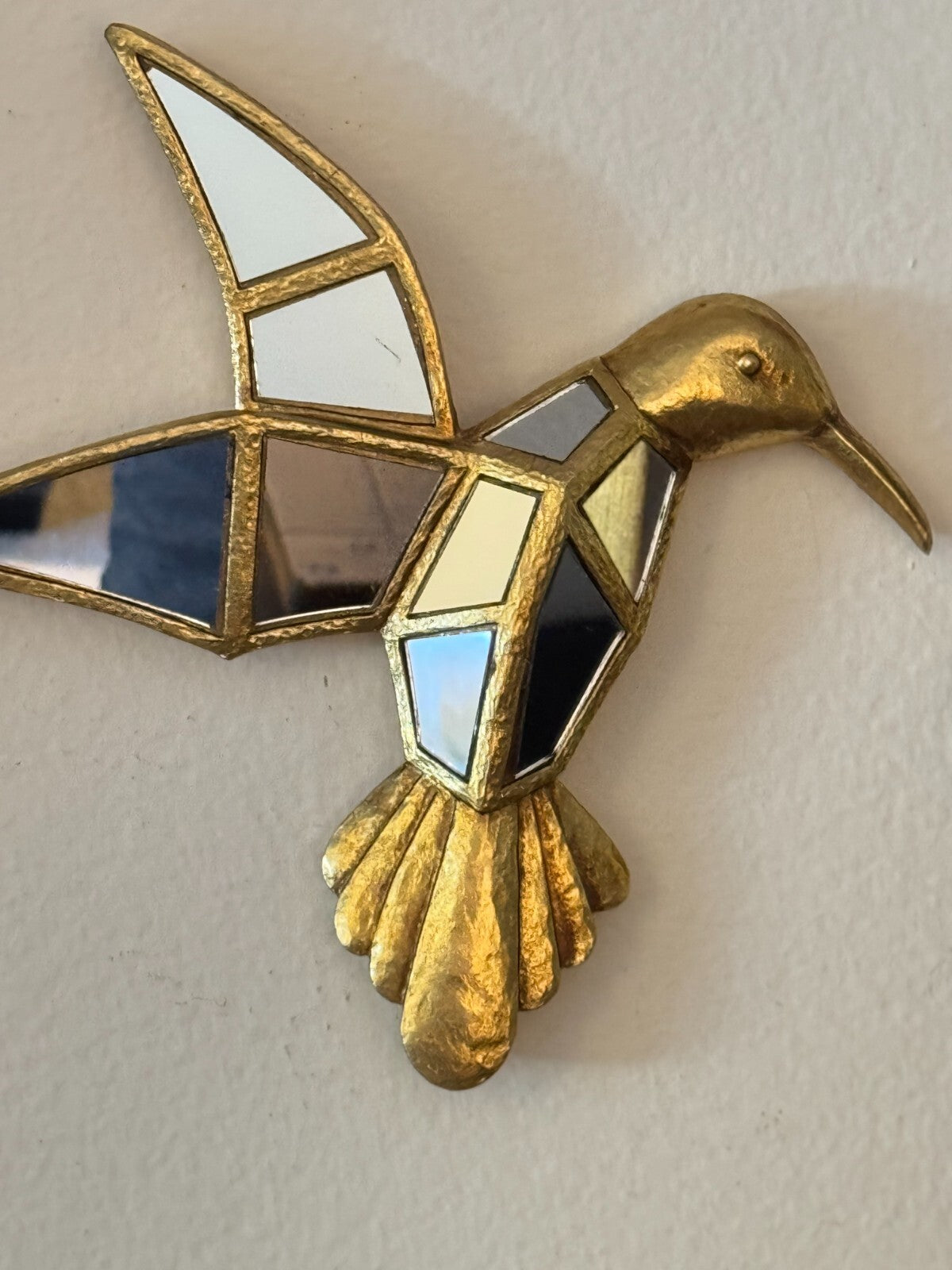 Mirror-Inlaid Resin Art Deco Style Hummingbird Wall Sculpture Home Decor