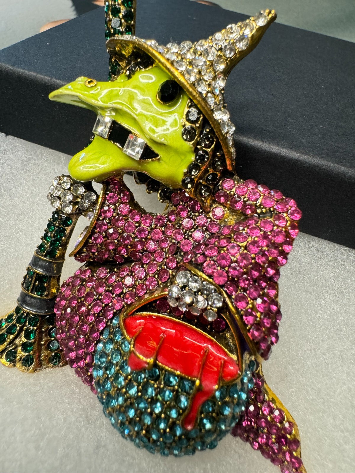 Rhinestone Witch Brooch Halloween Party Pin Women Unisex Free Shipping 2-5 Days