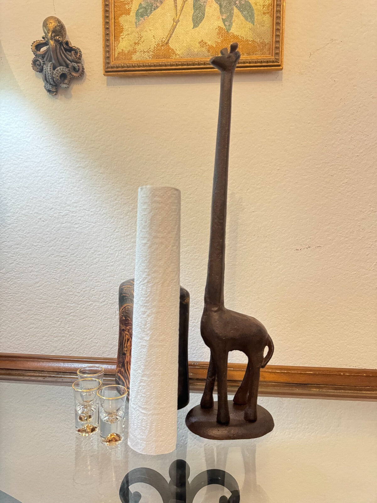 Cast Iron Giraffe Paper Towel Holder – 17” Tall Rustic Kitchen Decor