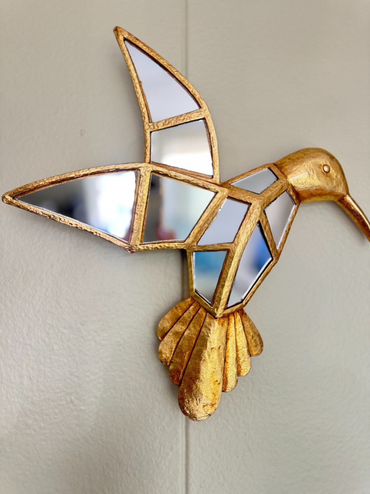 Mirror-Inlaid Resin Art Deco Style Hummingbird Wall Sculpture Home Decor