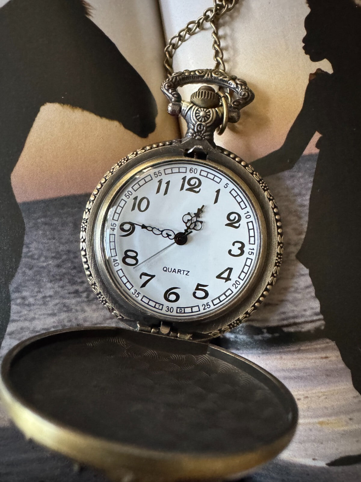 Chinese Dragon Pocket Watch with Chain – Quartz Movement – Gift Box Included