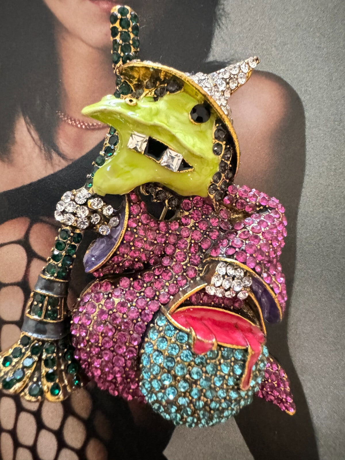 Rhinestone Witch Brooch Halloween Party Pin Women Unisex Free Shipping 2-5 Days