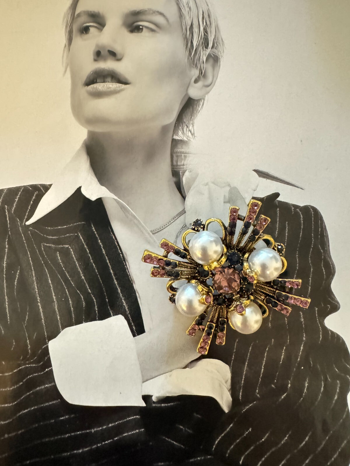 Pearl Brooch Free Shipping  Gift Box  Vintage Pin Women Unisex Brooch