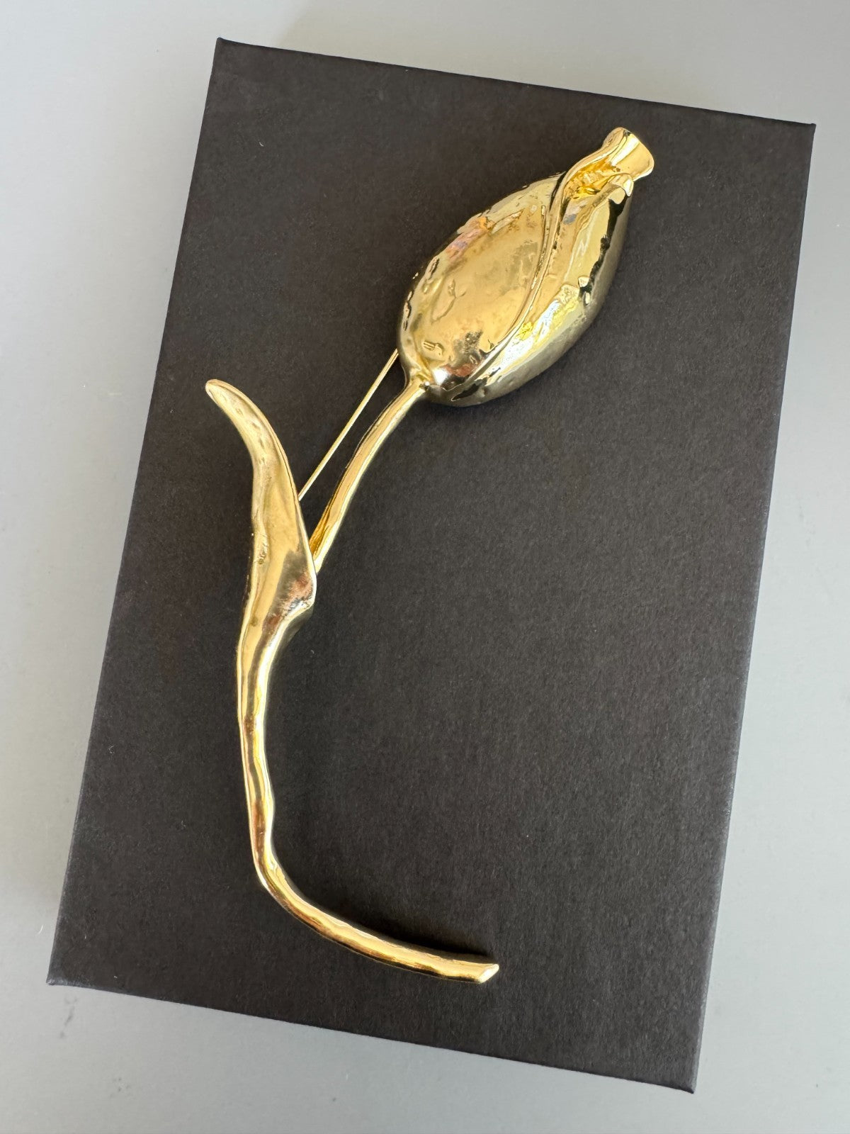 Elegant Gold Tulip Flower Brooch – Large Statement Pin, Vintage-Inspired Jewelry