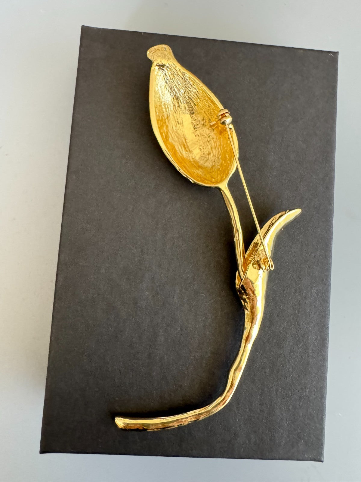 Elegant Gold Tulip Flower Brooch – Large Statement Pin, Vintage-Inspired Jewelry