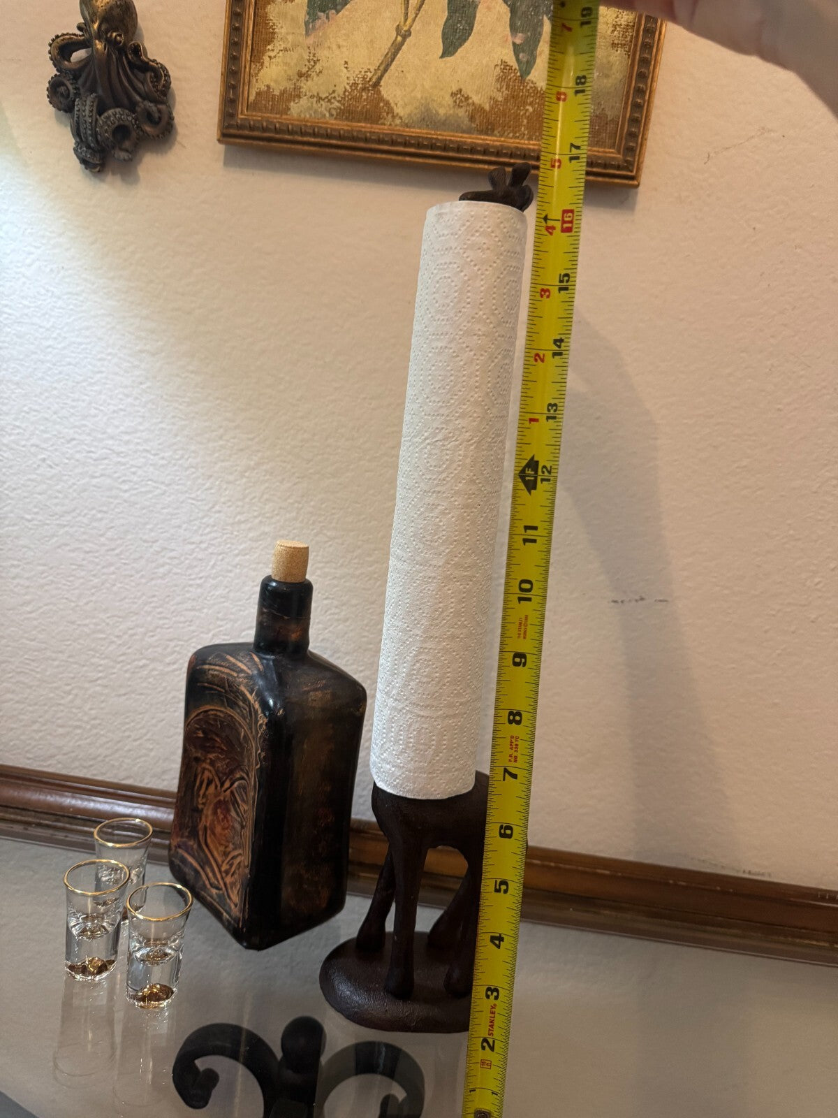 Cast Iron Giraffe Paper Towel Holder – 17” Tall Rustic Kitchen Decor