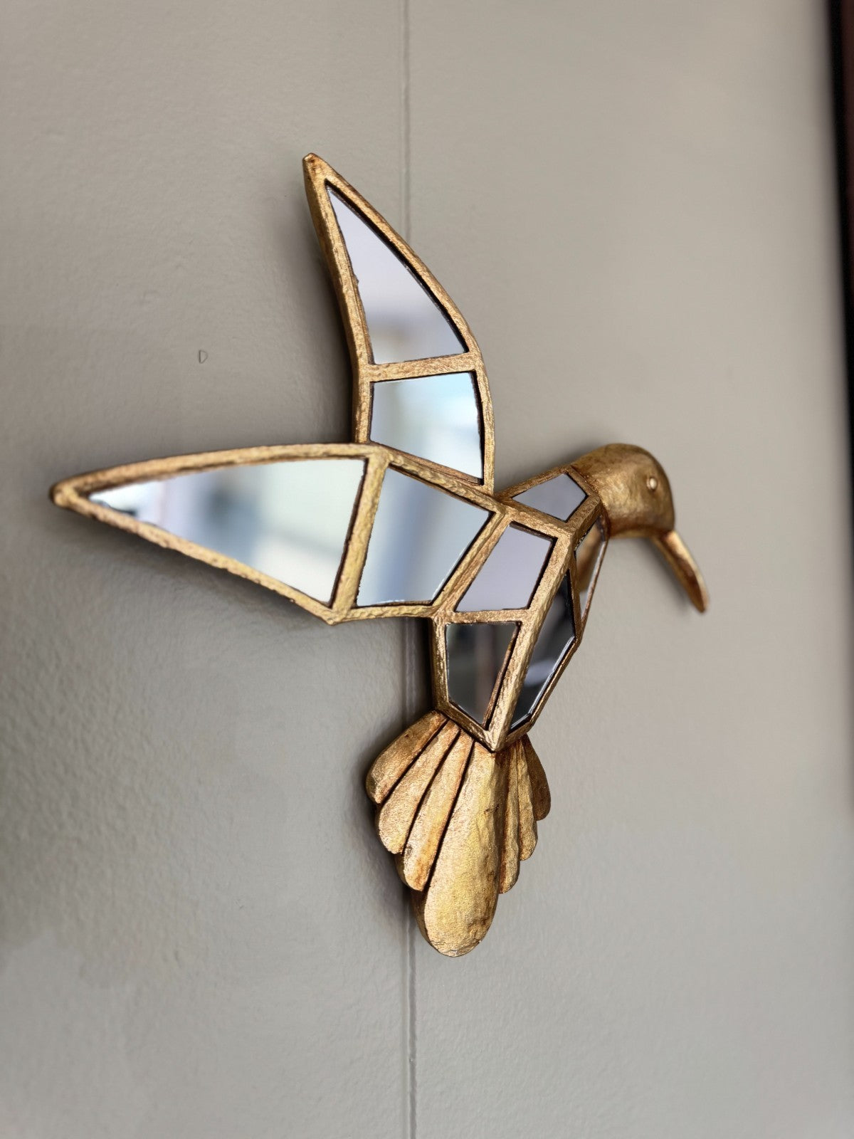 Mirror-Inlaid Resin Art Deco Style Hummingbird Wall Sculpture Home Decor