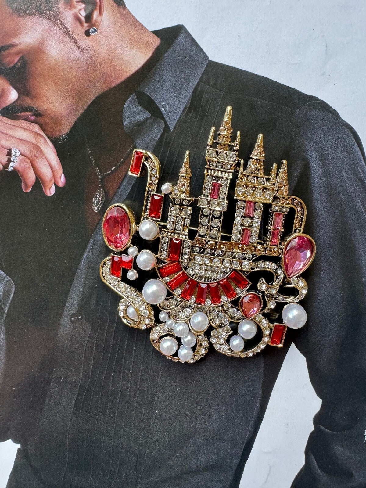 Magic Castle Brooch Gift Box Women Man Unisex Pin  Fast Free Shipping
