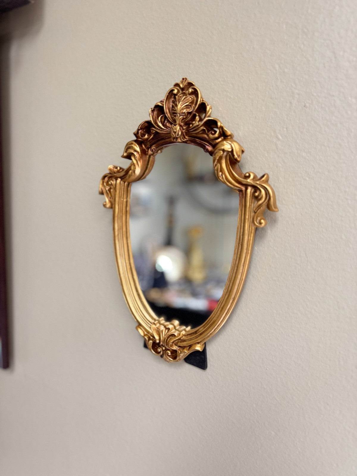 Vintage-Style Ornate Gold Oval Mirror – Baroque Rococo Resin Frame – 11”