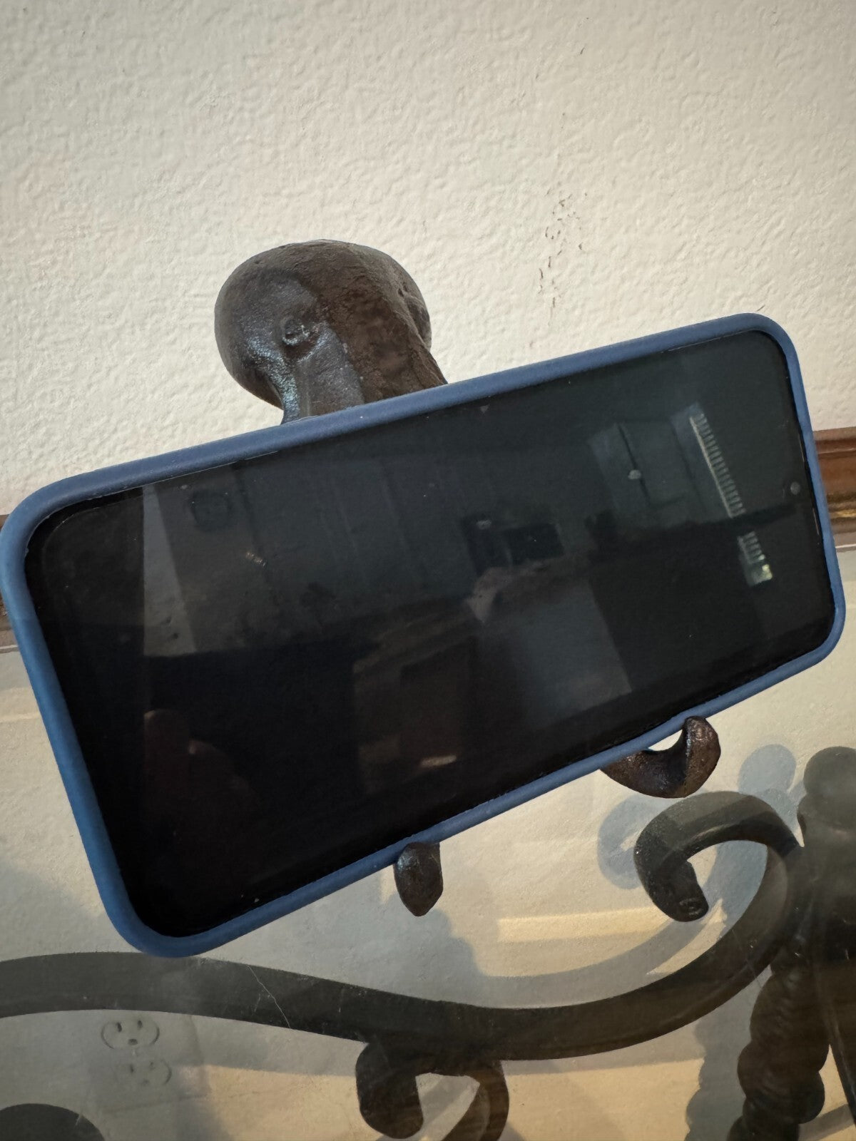 Cast Iron Octopus Phone Holder For Desk Home Decor Collectible