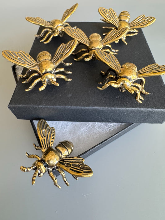 Set of 6 Vintage-Style Brass Bee Figurines – Decorative Insect Sculptures, Gold