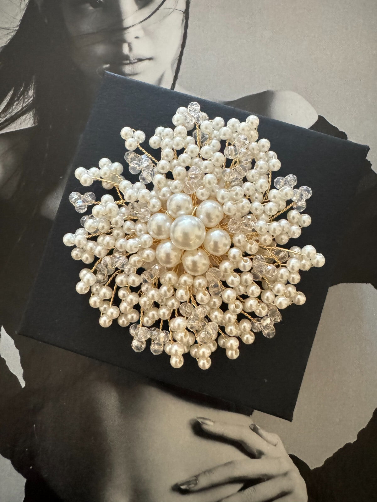 Rhinestone Pearls Brooch Women Unisex Pin Vintage Fashion Free Shipping 2-5 Days