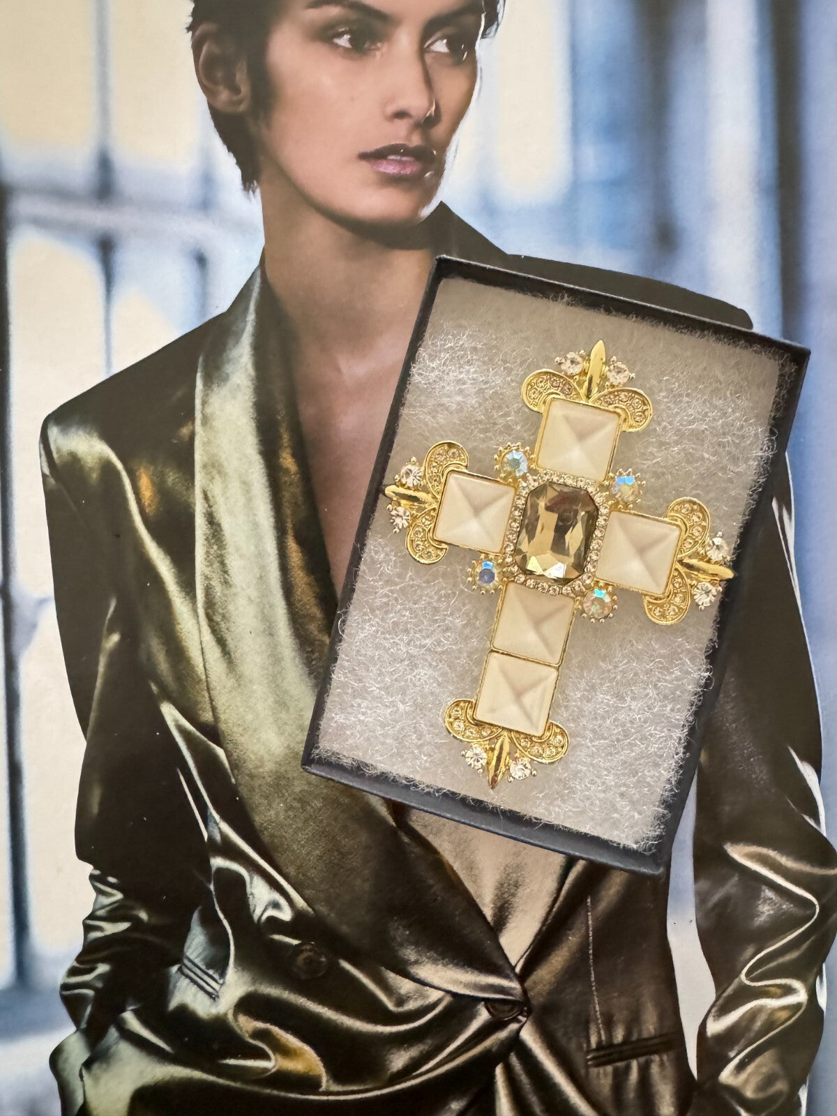Cross Brooch Free Shipping 2-5 days Gift Box  Vintage Pin Women Unisex Brooch