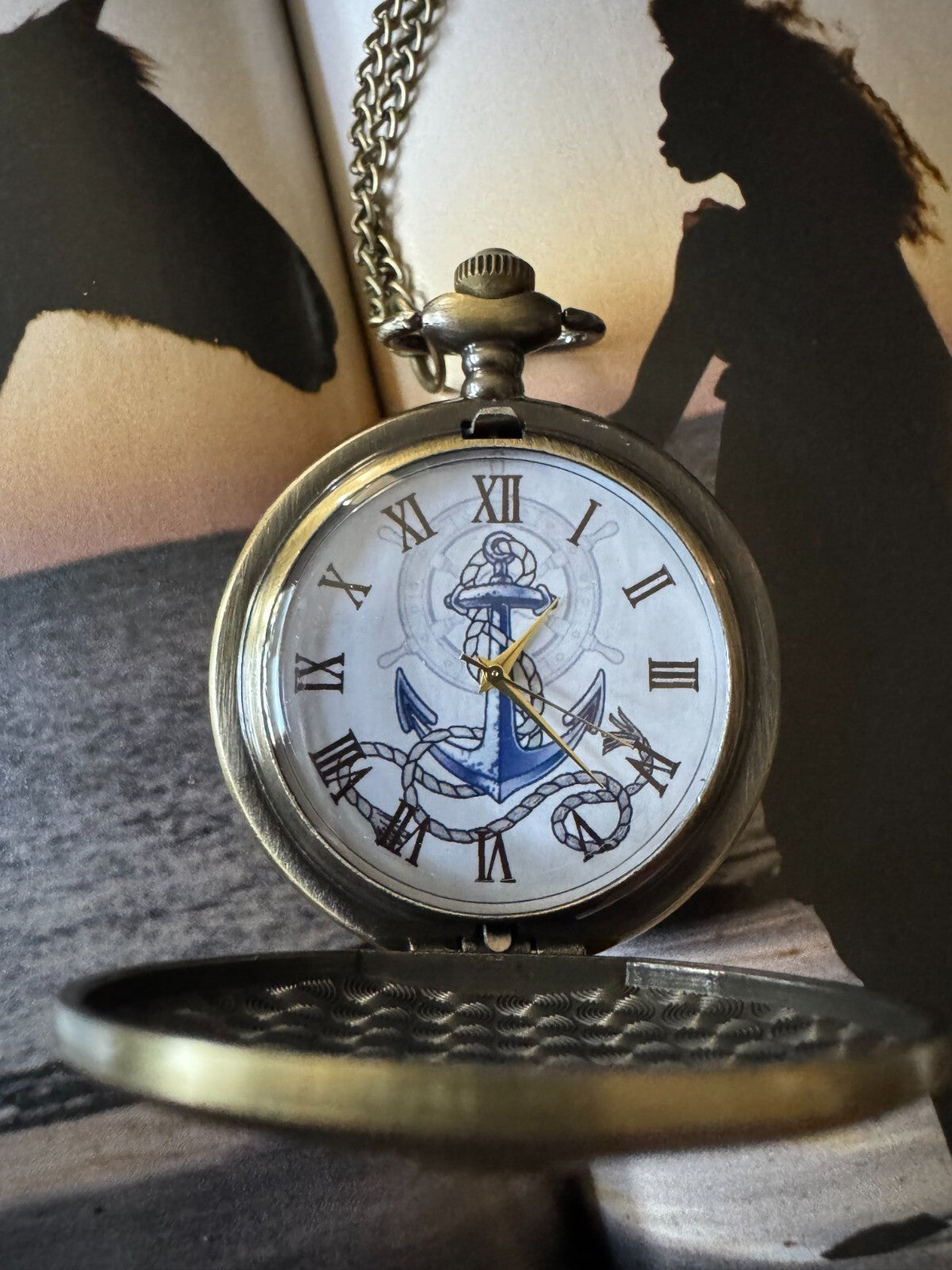 Nautical Pocket Watch with Anchor Design – Roman Numerals – Gift Box Included