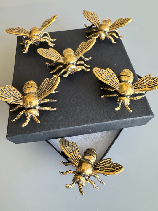 Set of 6 Vintage-Style Brass Bee Figurines – Decorative Insect Sculptures, Gold