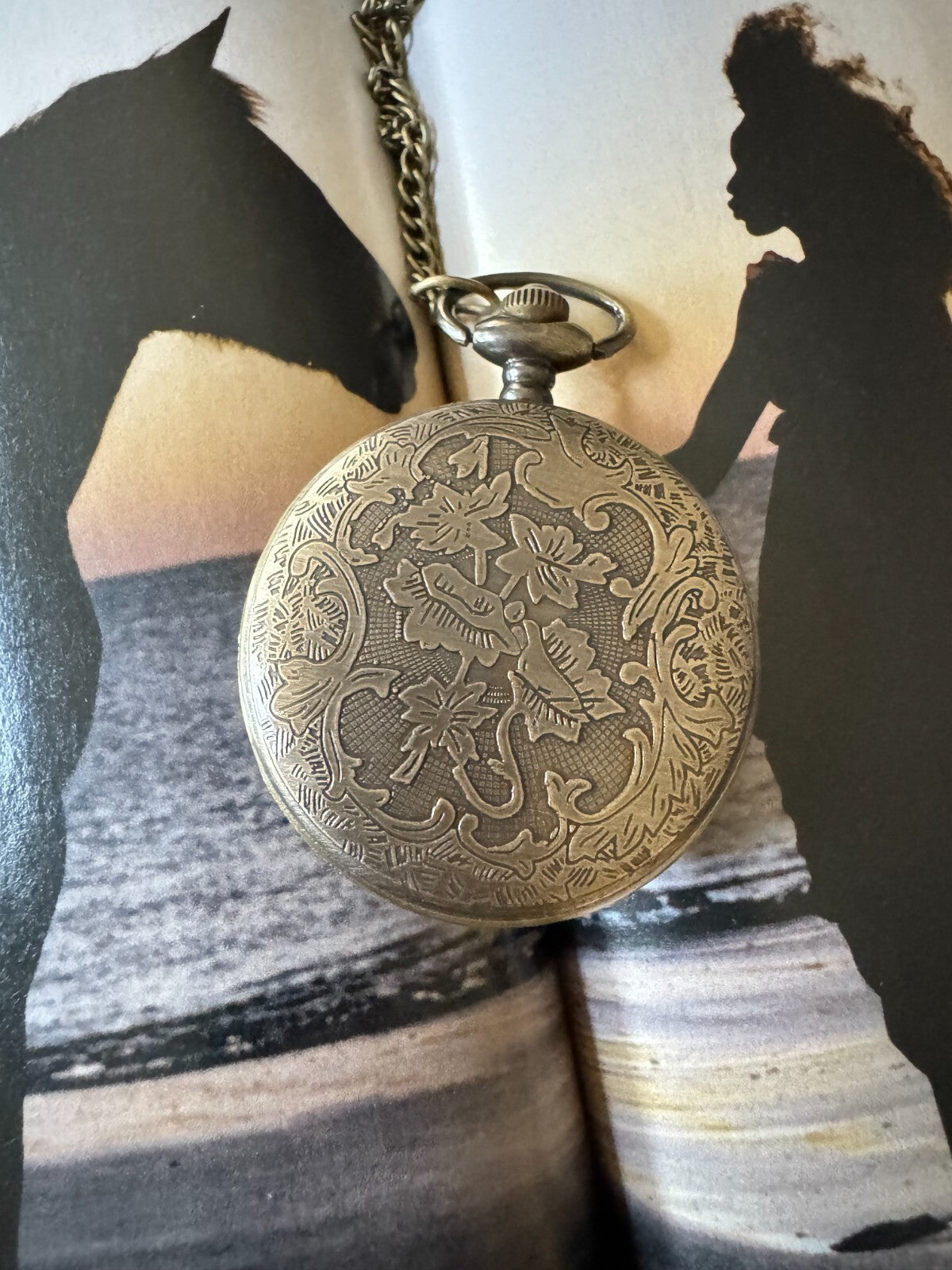Nautical Pocket Watch with Anchor Design – Roman Numerals – Gift Box Included