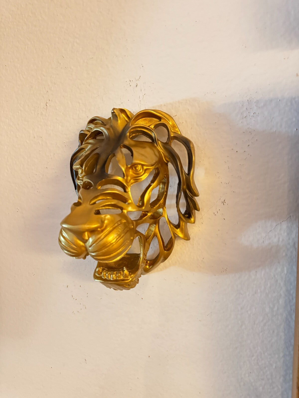 Gold Resin Lion Head Wall Hook – 8” Decorative Animal Wall Mount