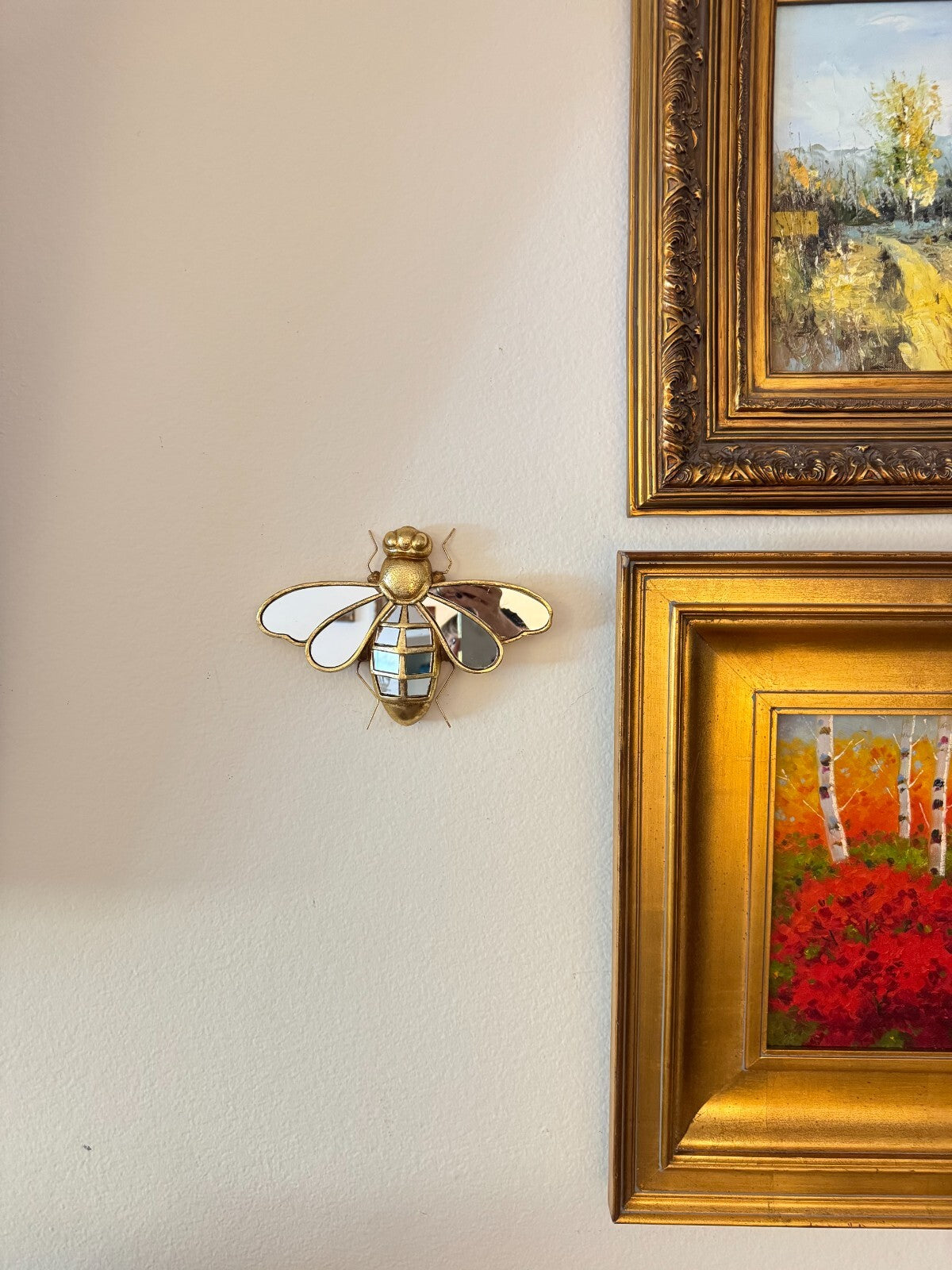Bee Resin Wall Hanging - 6.7*10inch, Mirror Inlaid, Unique Design for Insect