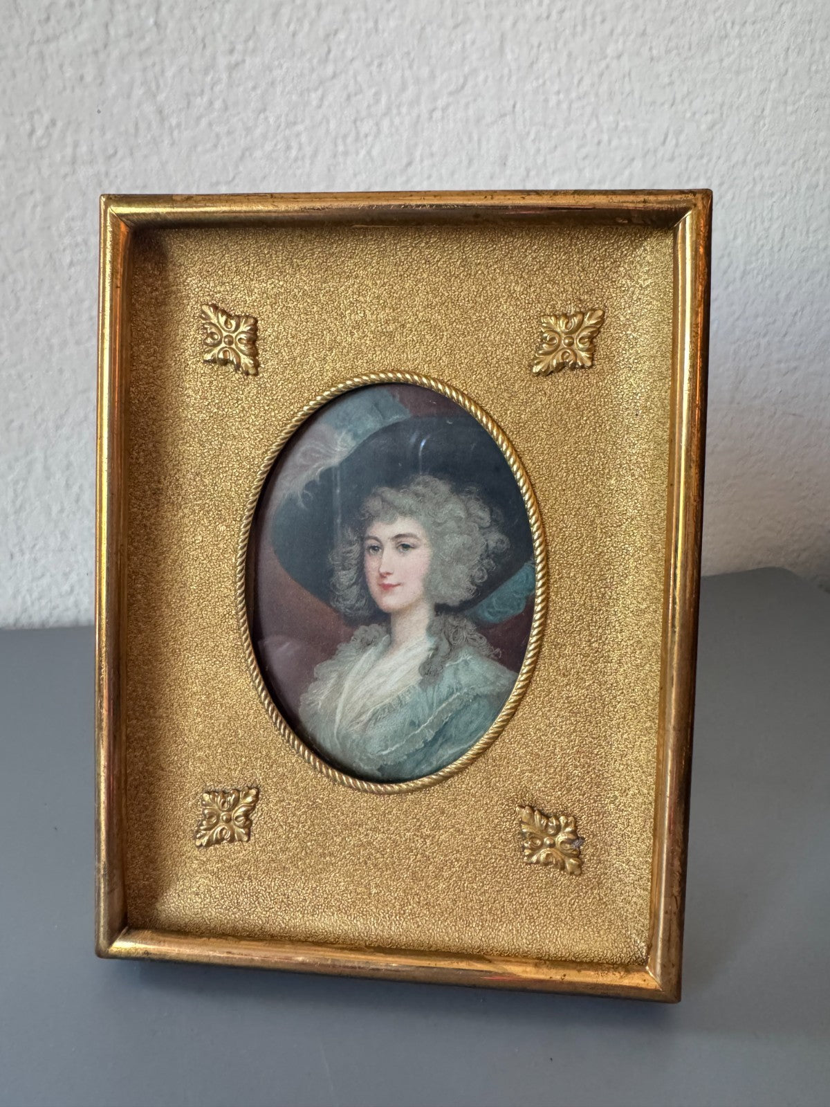 Antique Miniature portrait of a woman.18-19th-century Gold Frame 5x6.5” Oval