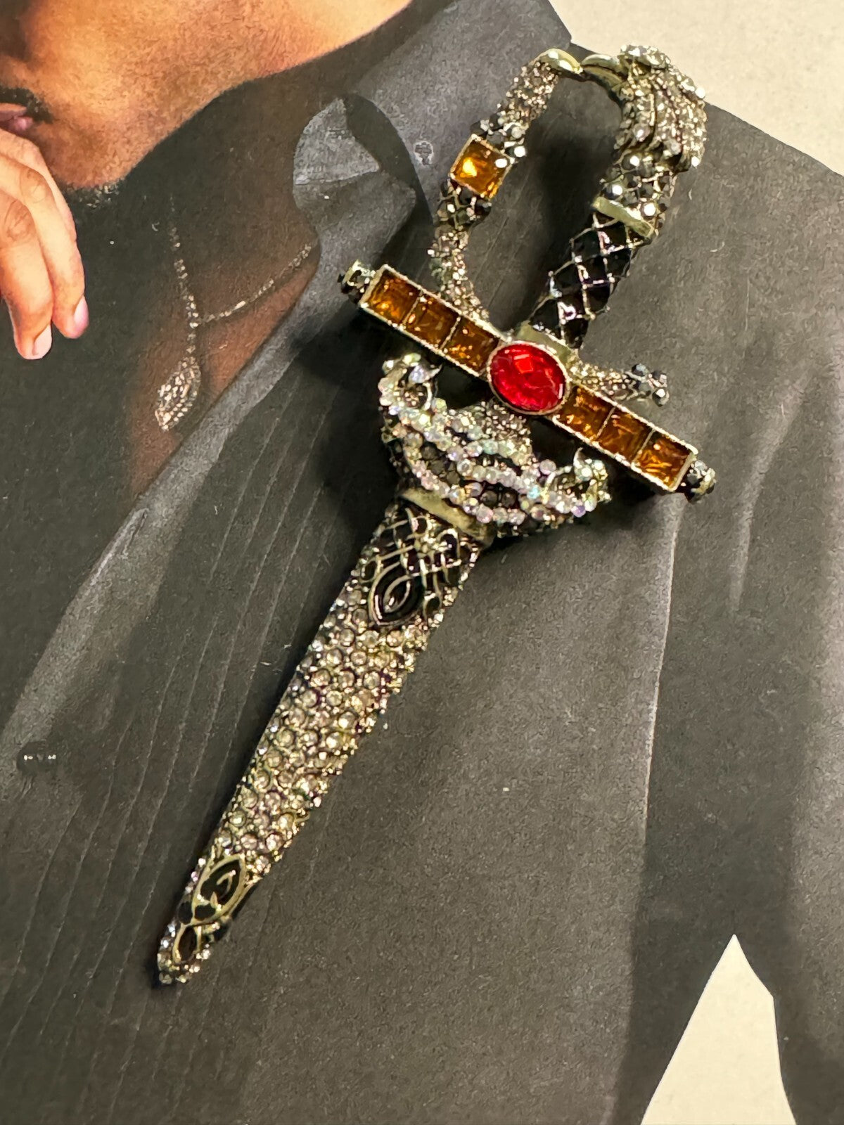 Rhinestone Dragger Brooch Pendant  Gift Box Women unisex Free Shipping 2-5 Day