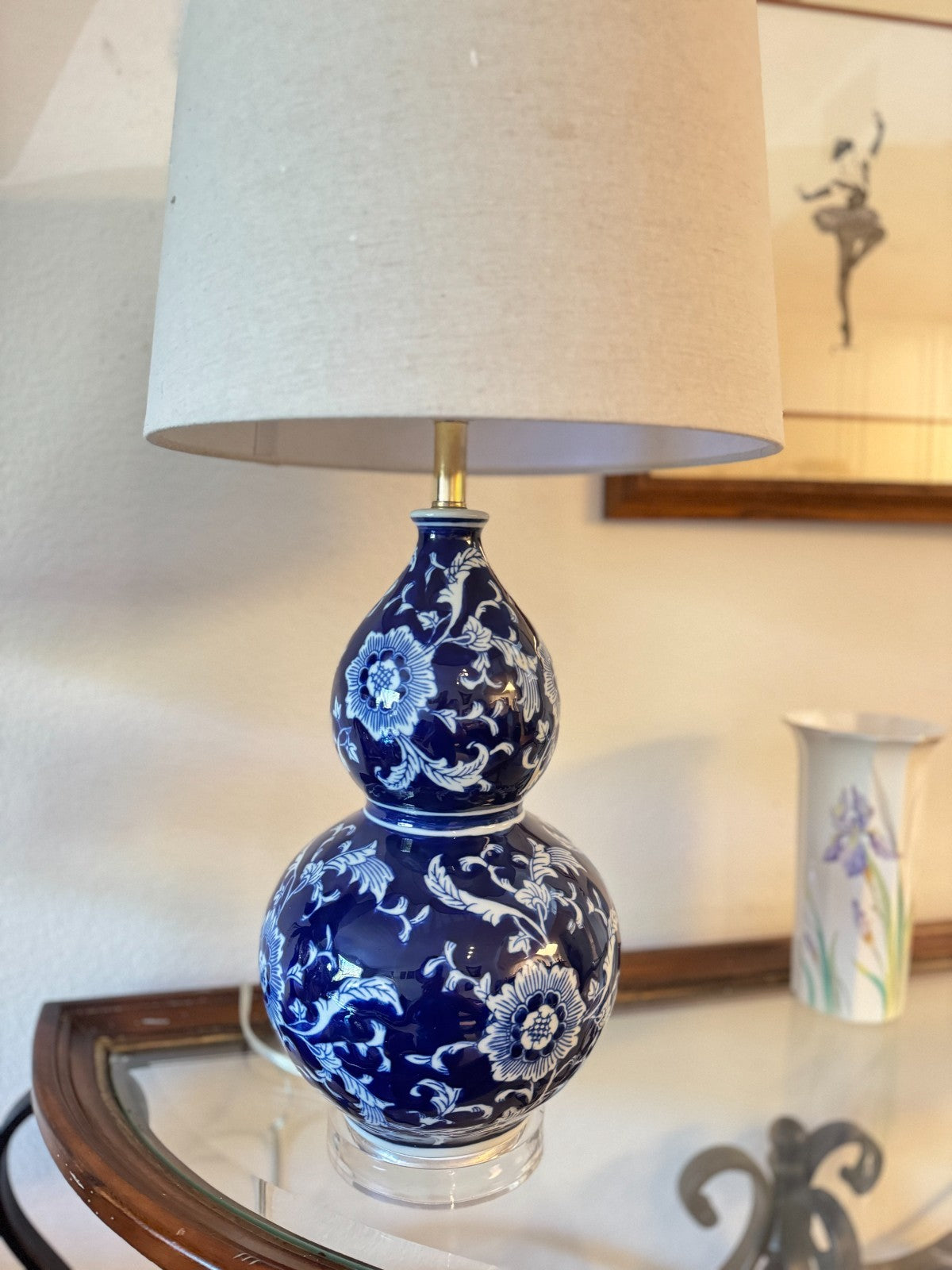 Elegant Blue & White Double Gourd Porcelain Table Lamp – 25” Floral Asian-Inspir