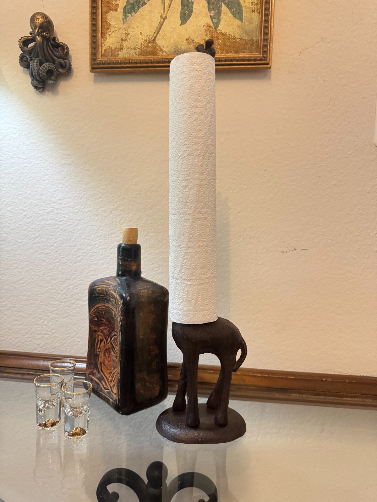 Cast Iron Giraffe Paper Towel Holder – 17” Tall Rustic Kitchen Decor