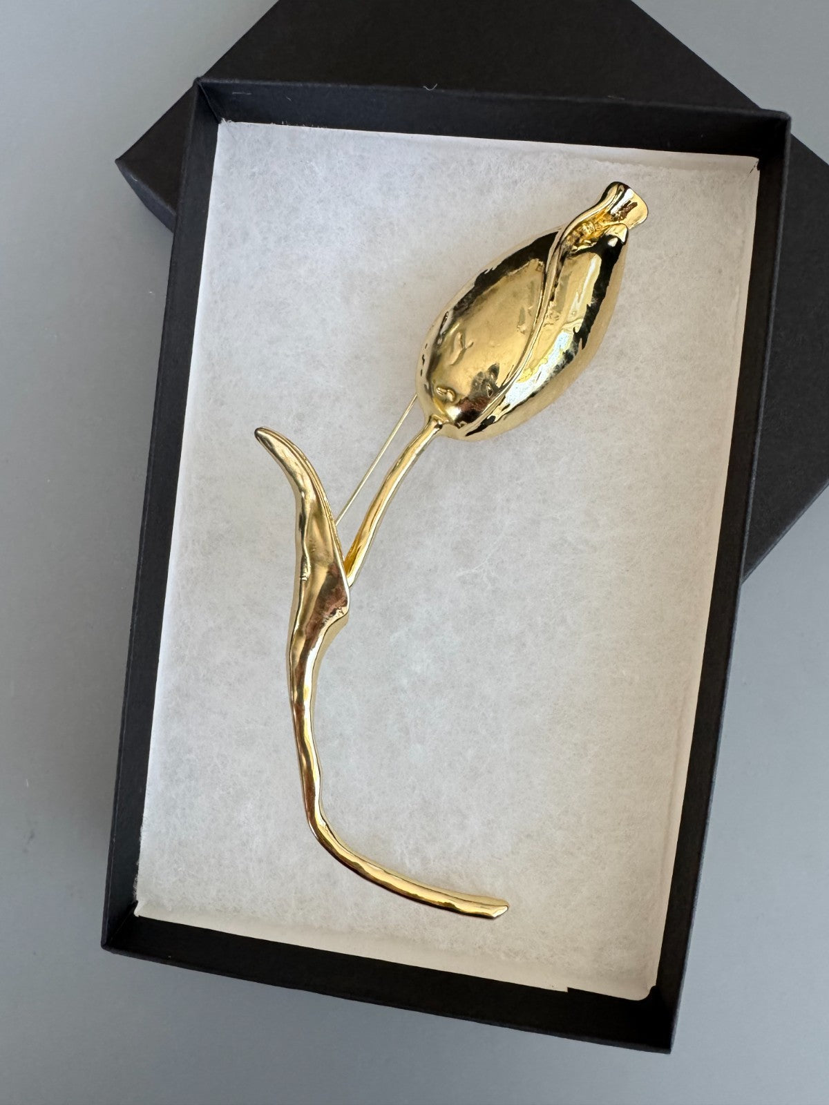 Elegant Gold Tulip Flower Brooch – Large Statement Pin, Vintage-Inspired Jewelry