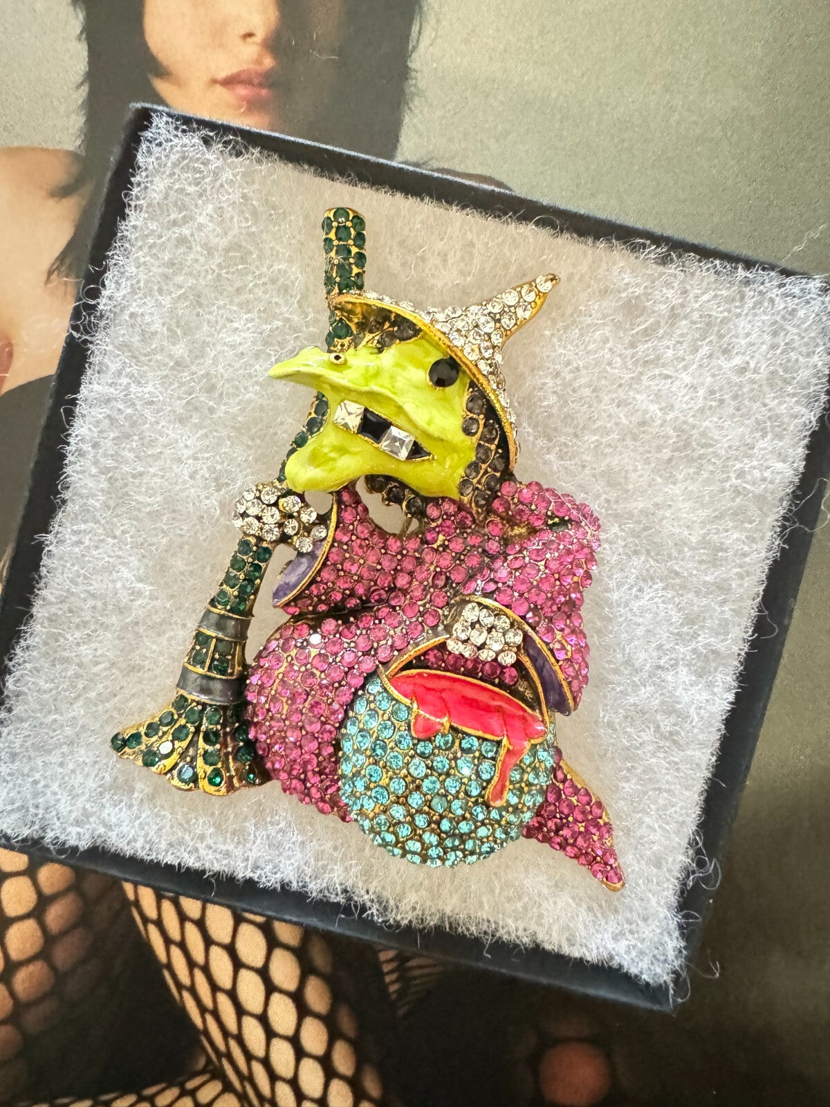 Rhinestone Witch Brooch Halloween Party Pin Women Unisex Free Shipping 2-5 Days