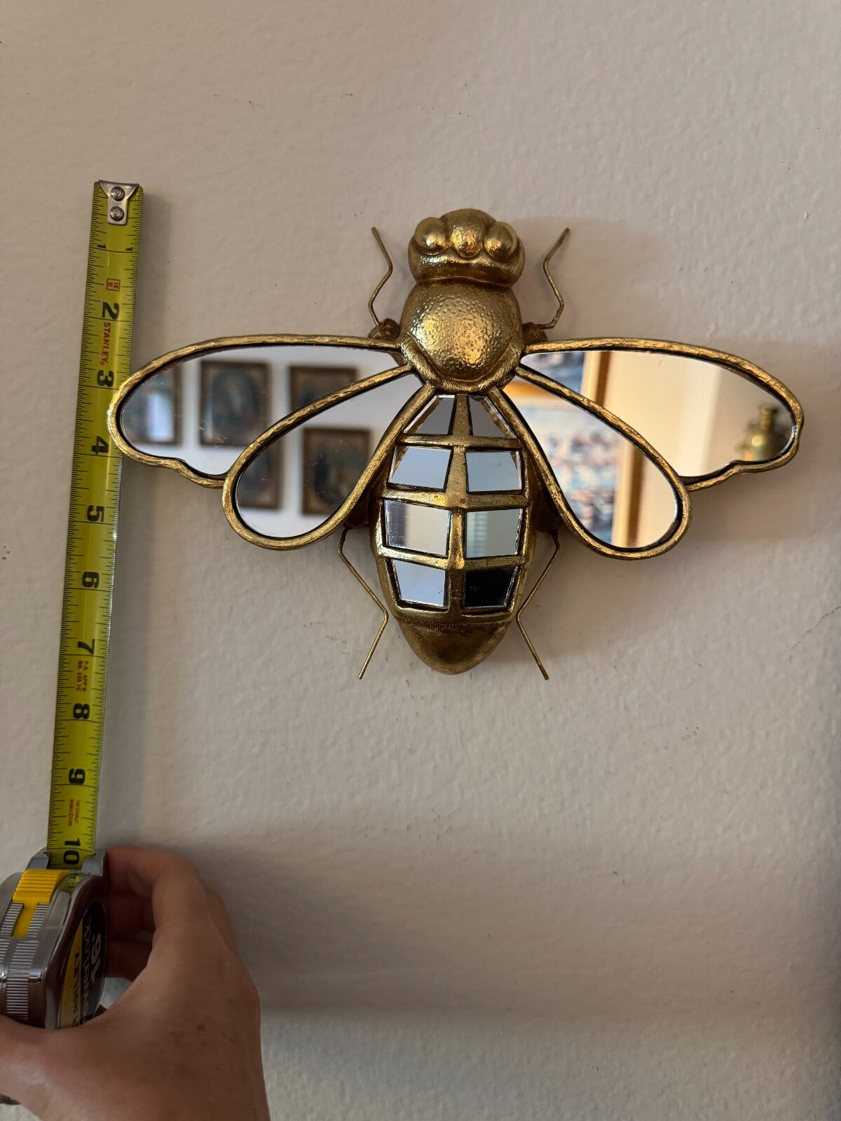 Bee Resin Wall Hanging - 6.7*10inch, Mirror Inlaid, Unique Design for Insect