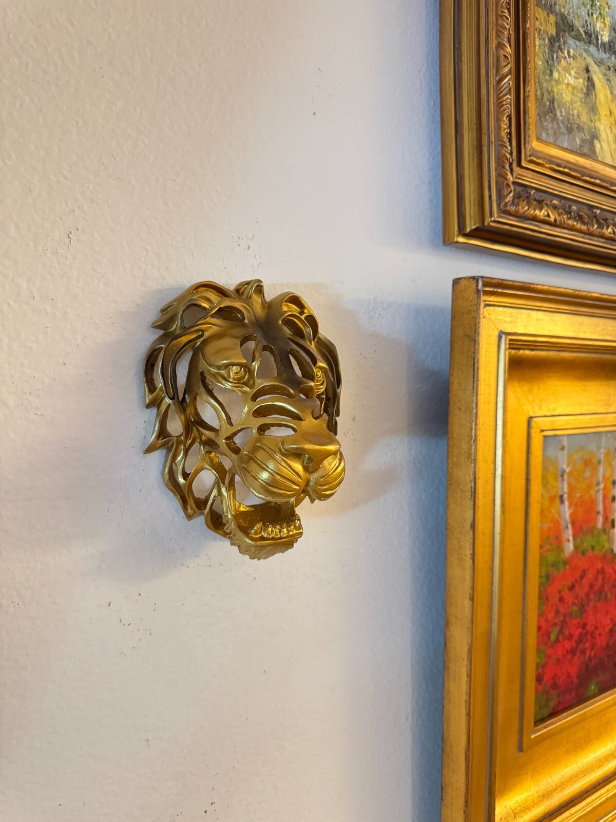 Gold Resin Lion Head Wall Hook – 8” Decorative Animal Wall Mount