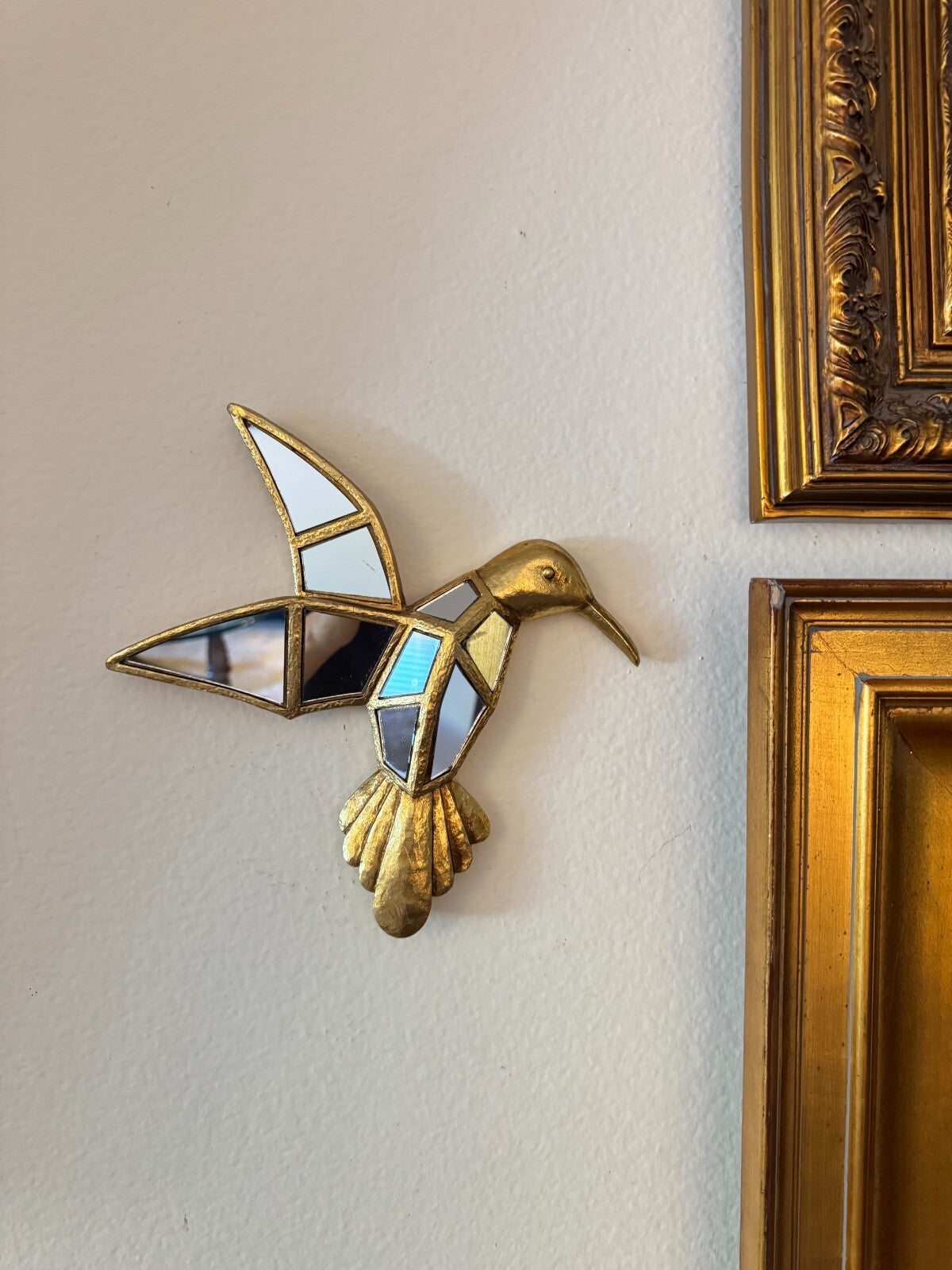 Mirror-Inlaid Resin Art Deco Style Hummingbird Wall Sculpture Home Decor
