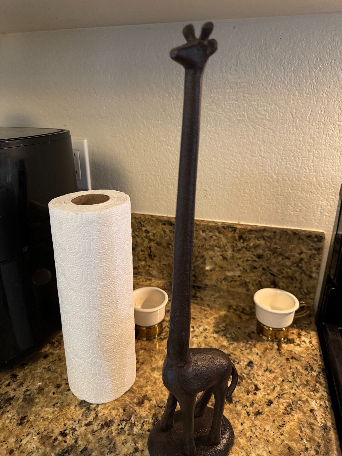 Cast Iron Giraffe Paper Towel Holder – 17” Tall Rustic Kitchen Decor