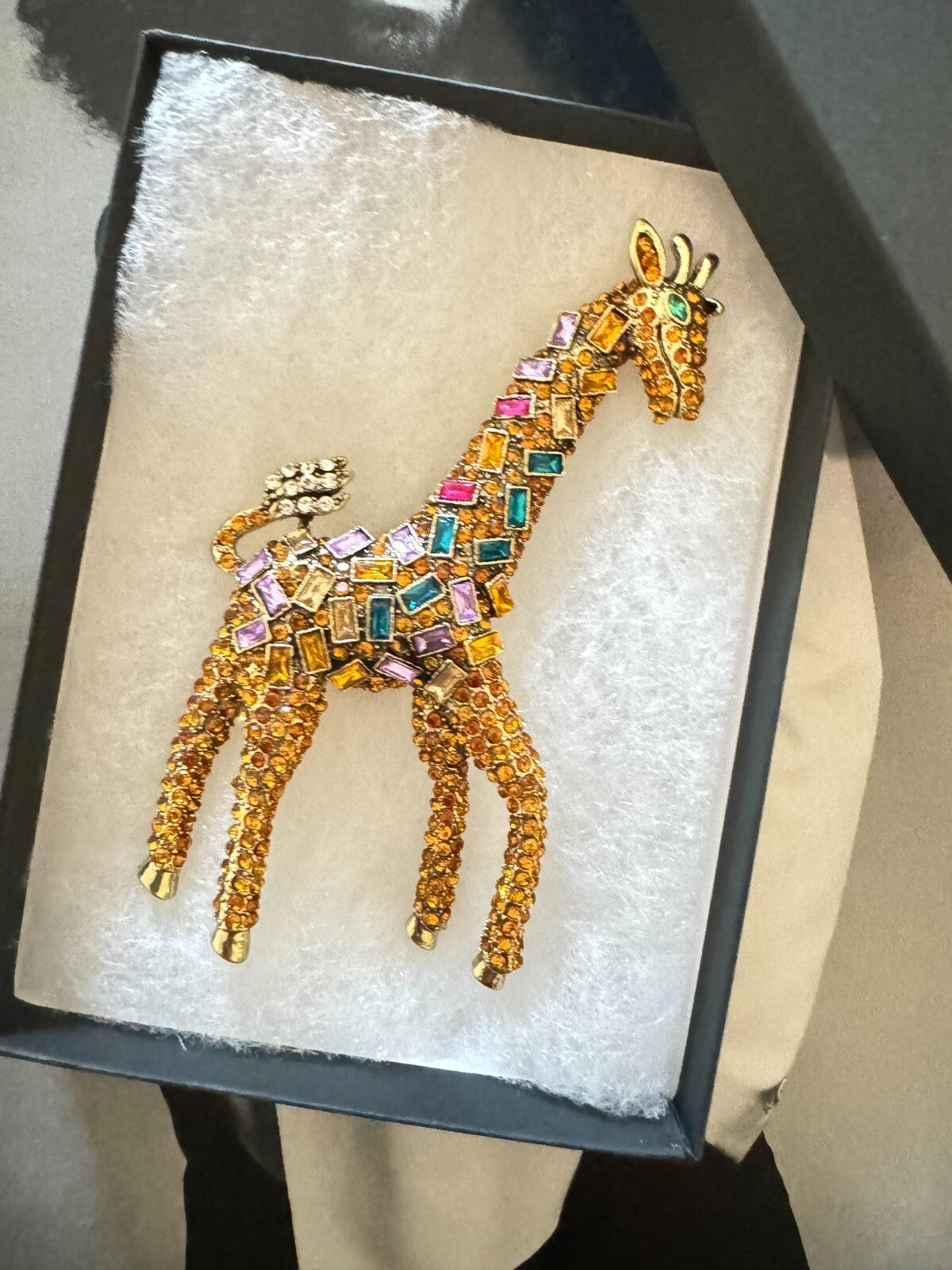 Giraffe  Brooch  Gift Box Women Man Unisex Pin  Free  Shipping 2-5 Days Animal