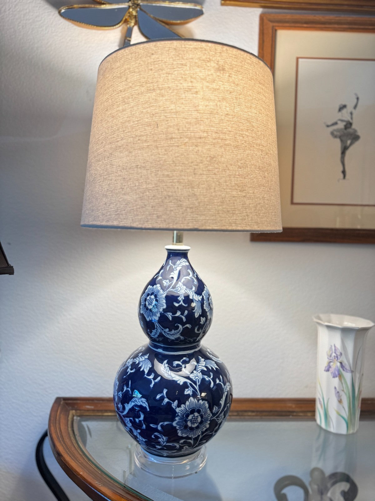 Elegant Blue & White Double Gourd Porcelain Table Lamp – 25” Floral Asian-Inspir